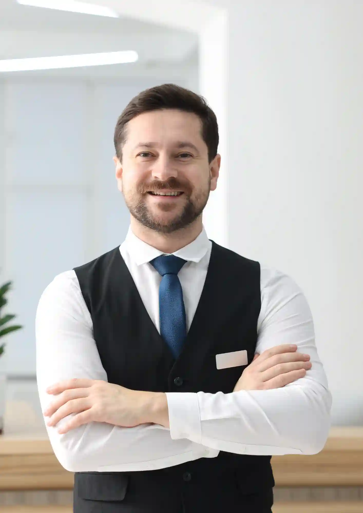 Equipo de negocio alineando estrategia y objetivos